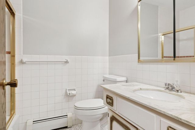 456 Summit Avenue 203, Saint Paul, MN 55102