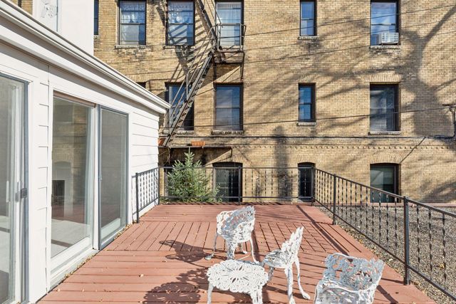 456 Summit Avenue 203, Saint Paul, MN 55102