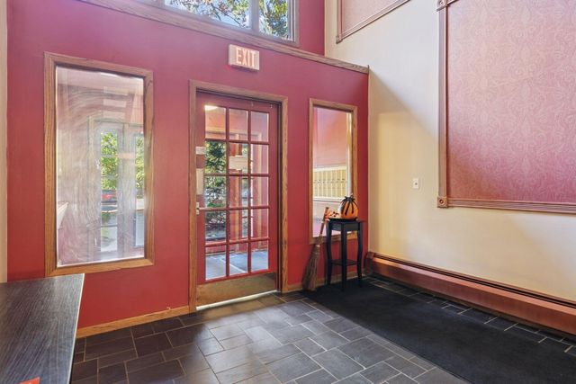 456 Summit Avenue 203, Saint Paul, MN 55102