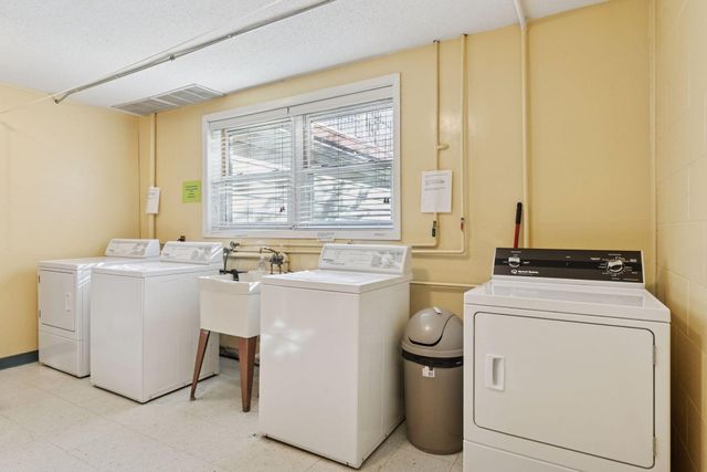 456 Summit Avenue 203, Saint Paul, MN 55102