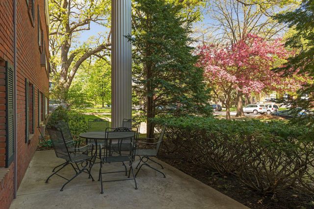 456 Summit Avenue 203, Saint Paul, MN 55102