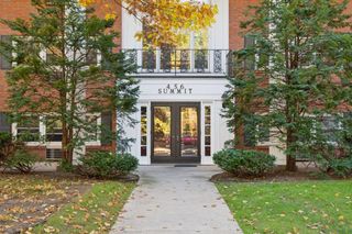 456 Summit Avenue 203, Saint Paul, MN 55102