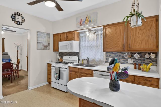 2444 Westbrook Drive, Toledo, OH 43613