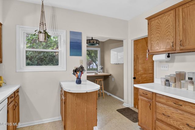 2444 Westbrook Drive, Toledo, OH 43613