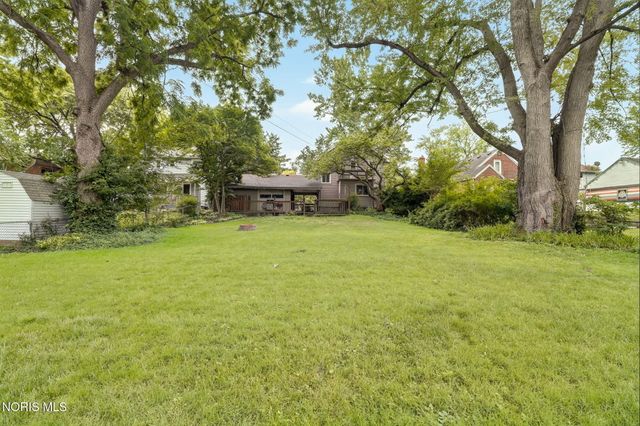 2444 Westbrook Drive, Toledo, OH 43613