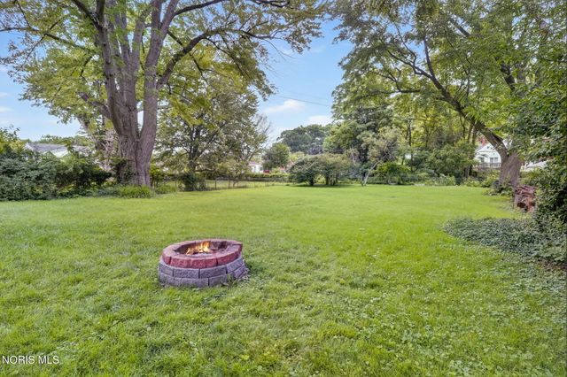2444 Westbrook Drive, Toledo, OH 43613