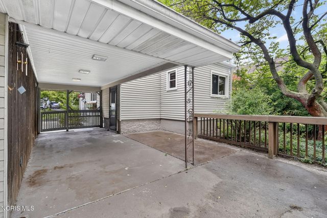2444 Westbrook Drive, Toledo, OH 43613