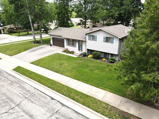 701 WOODLAND DRIVE, Kaukauna, WI 54130