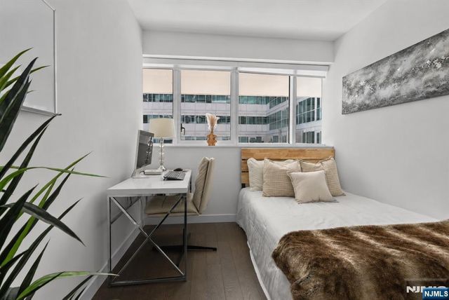 800 Ave At Port Imperial 508, Weehawken, NJ 07086