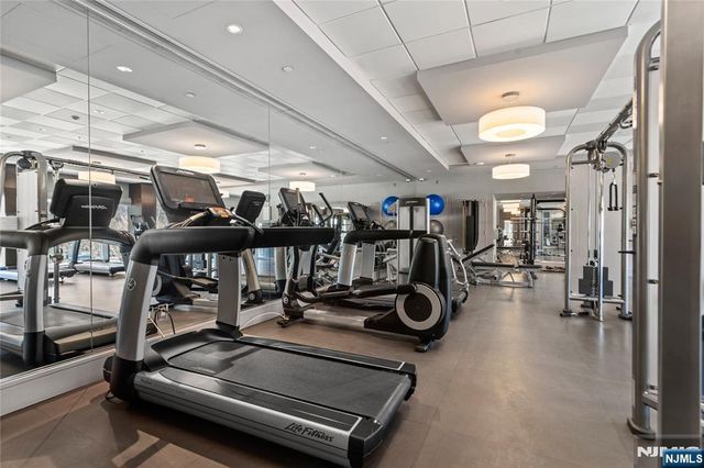 800 Ave At Port Imperial 508, Weehawken, NJ 07086
