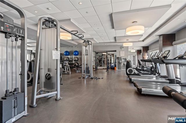 800 Ave At Port Imperial 508, Weehawken, NJ 07086