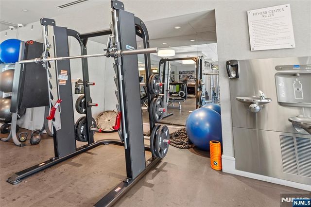 800 Ave At Port Imperial 508, Weehawken, NJ 07086