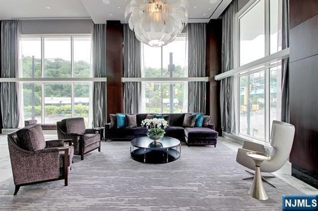 800 Ave At Port Imperial 508, Weehawken, NJ 07086