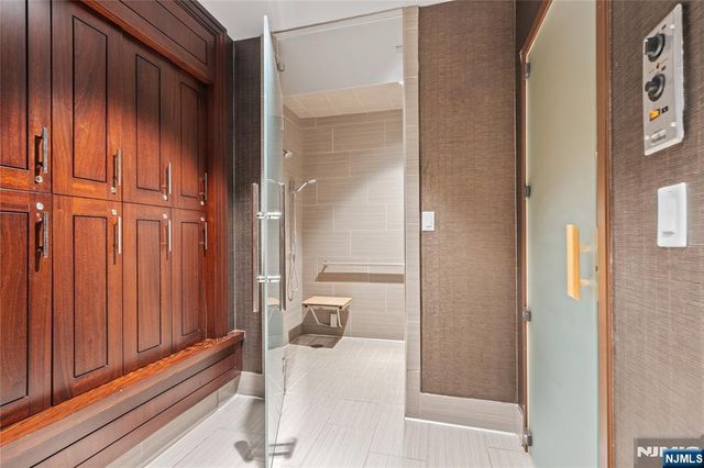 800 Ave At Port Imperial 508, Weehawken, NJ 07086