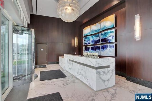 800 Ave At Port Imperial 508, Weehawken, NJ 07086