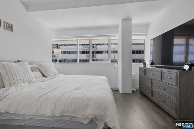 800 Ave At Port Imperial 508, Weehawken, NJ 07086