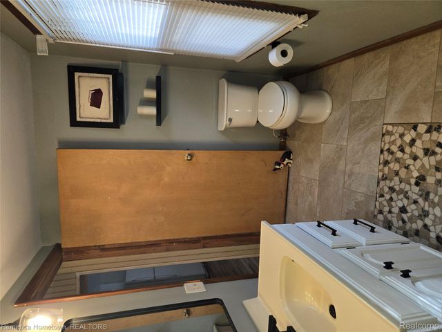 8991 LakeView Drive, White Lake Charter Township, MI 48386