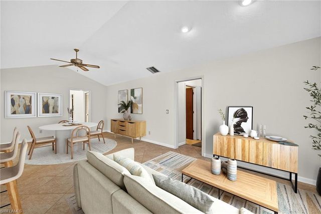 6811 Sandalwood LN, Naples, FL 34109