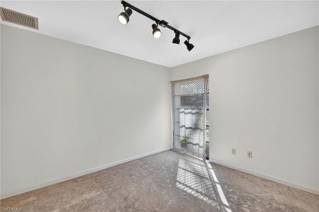 6811 Sandalwood LN, Naples, FL 34109