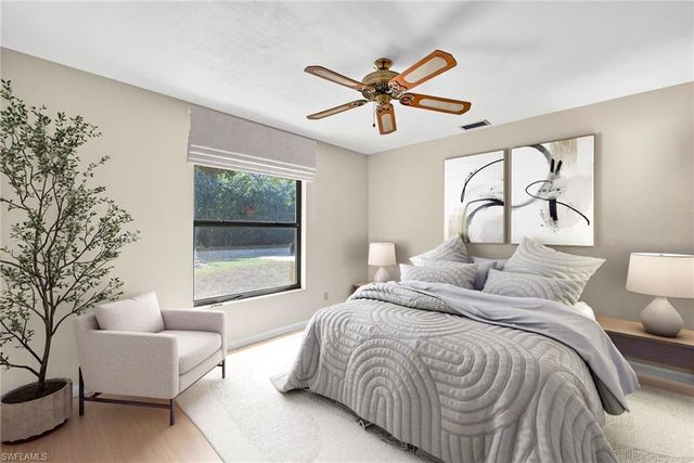 6811 Sandalwood LN, Naples, FL 34109