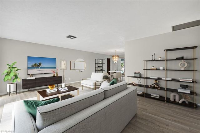 6811 Sandalwood LN, Naples, FL 34109