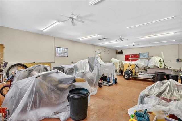 6811 Sandalwood LN, Naples, FL 34109