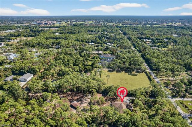 6811 Sandalwood LN, Naples, FL 34109