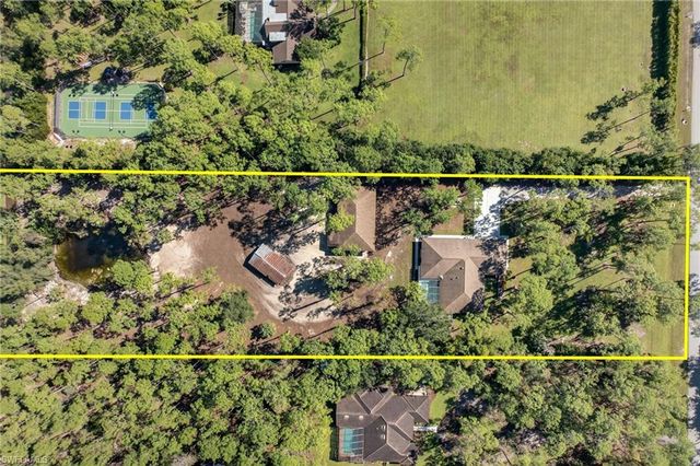 6811 Sandalwood LN, Naples, FL 34109