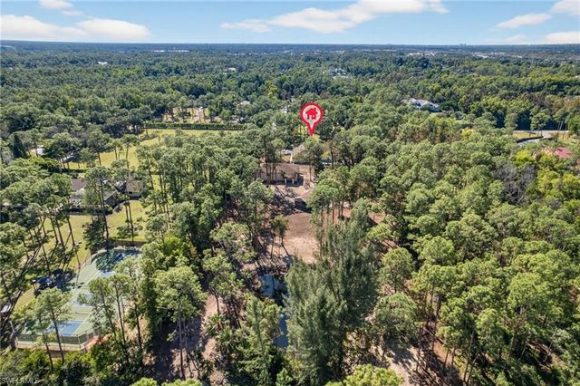 6811 Sandalwood LN, Naples, FL 34109