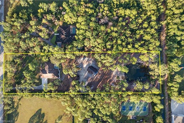 6811 Sandalwood LN, Naples, FL 34109