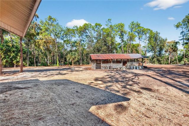 6811 Sandalwood LN, Naples, FL 34109