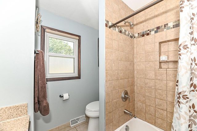 1648 Kuiper LANE, Mount Pleasant, WI 53406