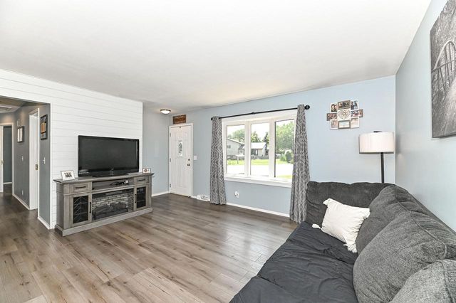 1648 Kuiper LANE, Mount Pleasant, WI 53406
