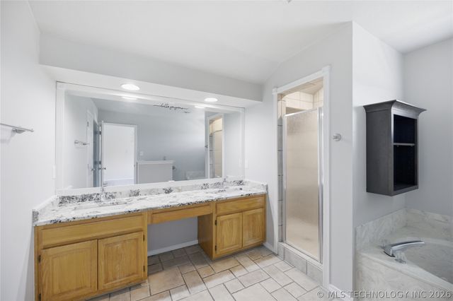 4209 S Chestnut Court, Broken Arrow, OK 74011