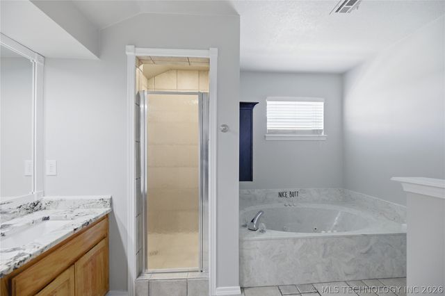 4209 S Chestnut Court, Broken Arrow, OK 74011