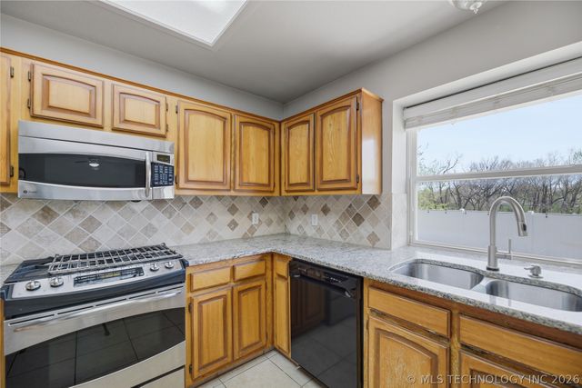 4209 S Chestnut Court, Broken Arrow, OK 74011