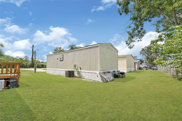 8502 C E King Parkway, Houston, TX 77044