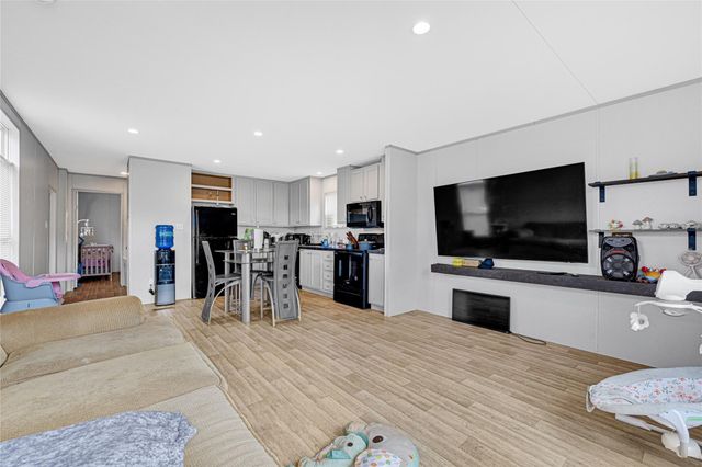 8502 C E King Parkway, Houston, TX 77044