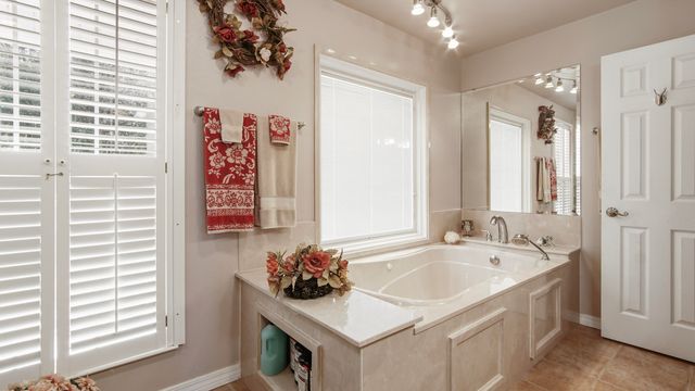 2272 Spring Lake Road, Defuniak Springs, FL 32433