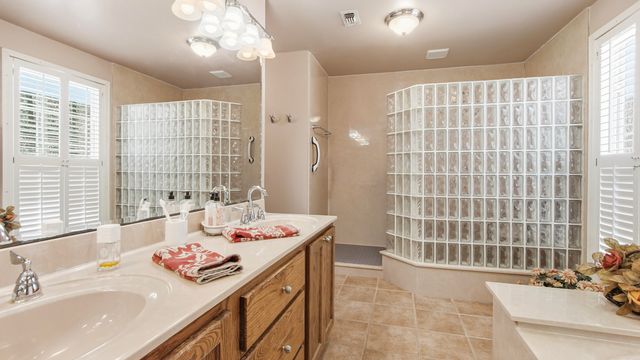 2272 Spring Lake Road, Defuniak Springs, FL 32433