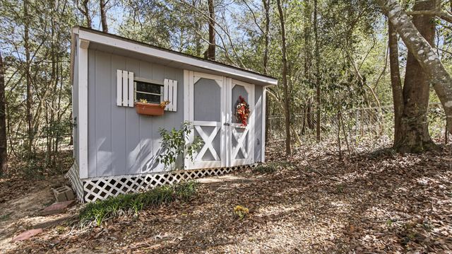 2272 Spring Lake Road, Defuniak Springs, FL 32433