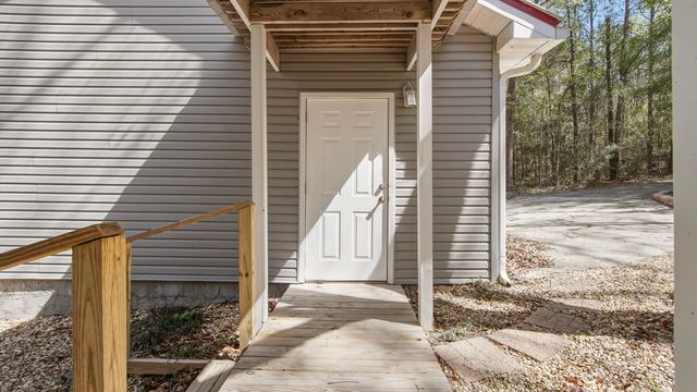 2272 Spring Lake Road, Defuniak Springs, FL 32433
