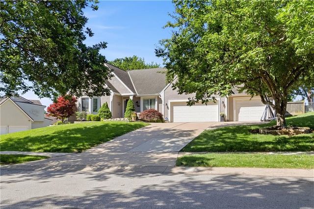 12008 Summit Street, Kansas City, MO 64145