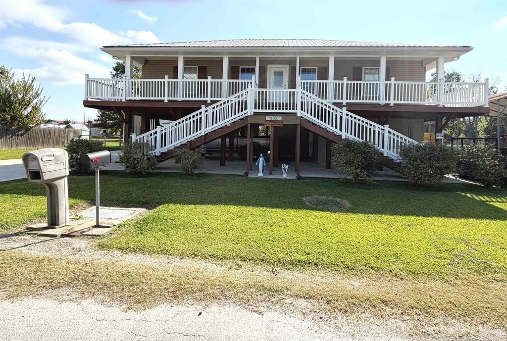 305 Rj Drive, Chauvin, LA 70344