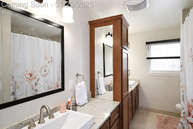 38615 Meeting House Lane, Livonia, MI 48154