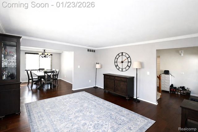 38615 Meeting House Lane, Livonia, MI 48154