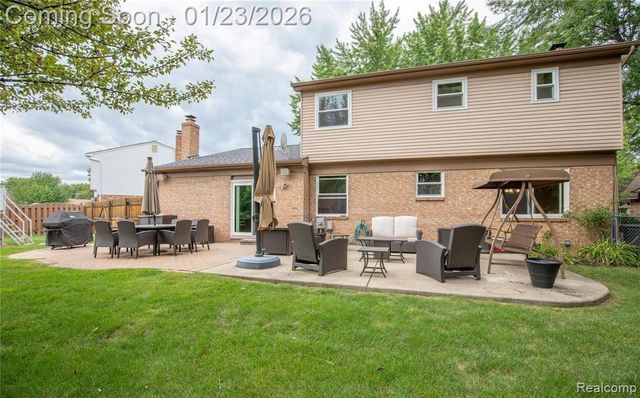 38615 Meeting House Lane, Livonia, MI 48154