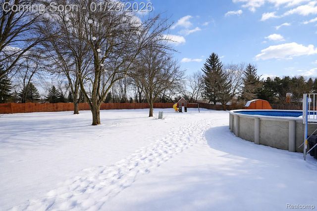 38615 Meeting House Lane, Livonia, MI 48154