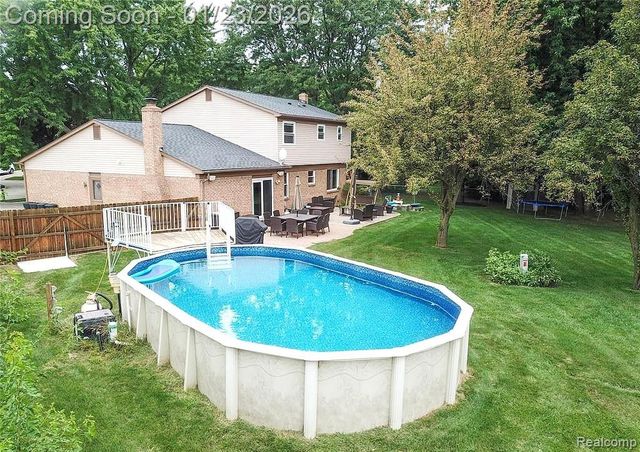 38615 Meeting House Lane, Livonia, MI 48154