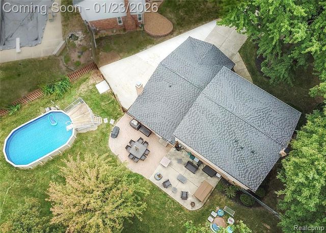 38615 Meeting House Lane, Livonia, MI 48154